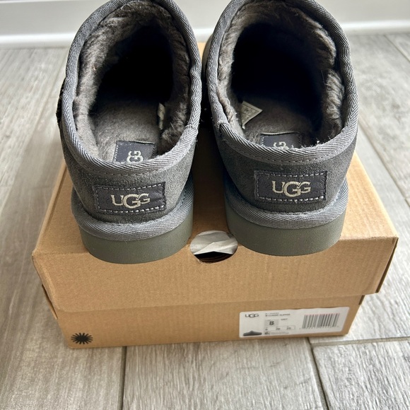 UGG Classic Slippers - Picture 2 of 10